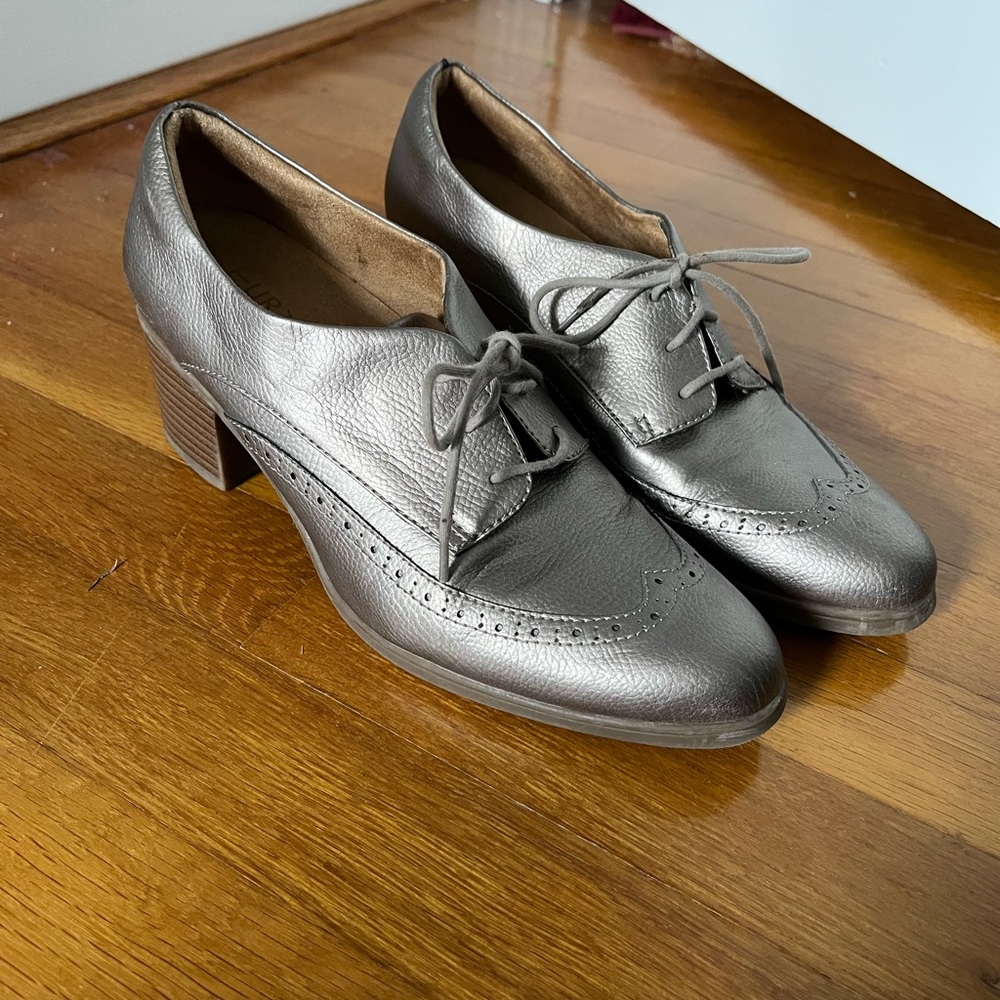 Gold oxfords, size 8